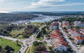 Two-Bedroom Apartment in Pula